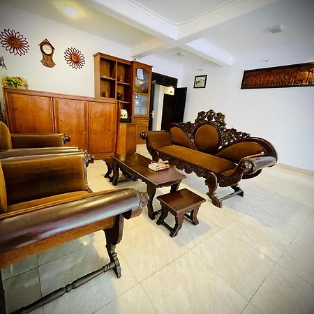 Hotel Grand Casa Канді Екстер'єр фото