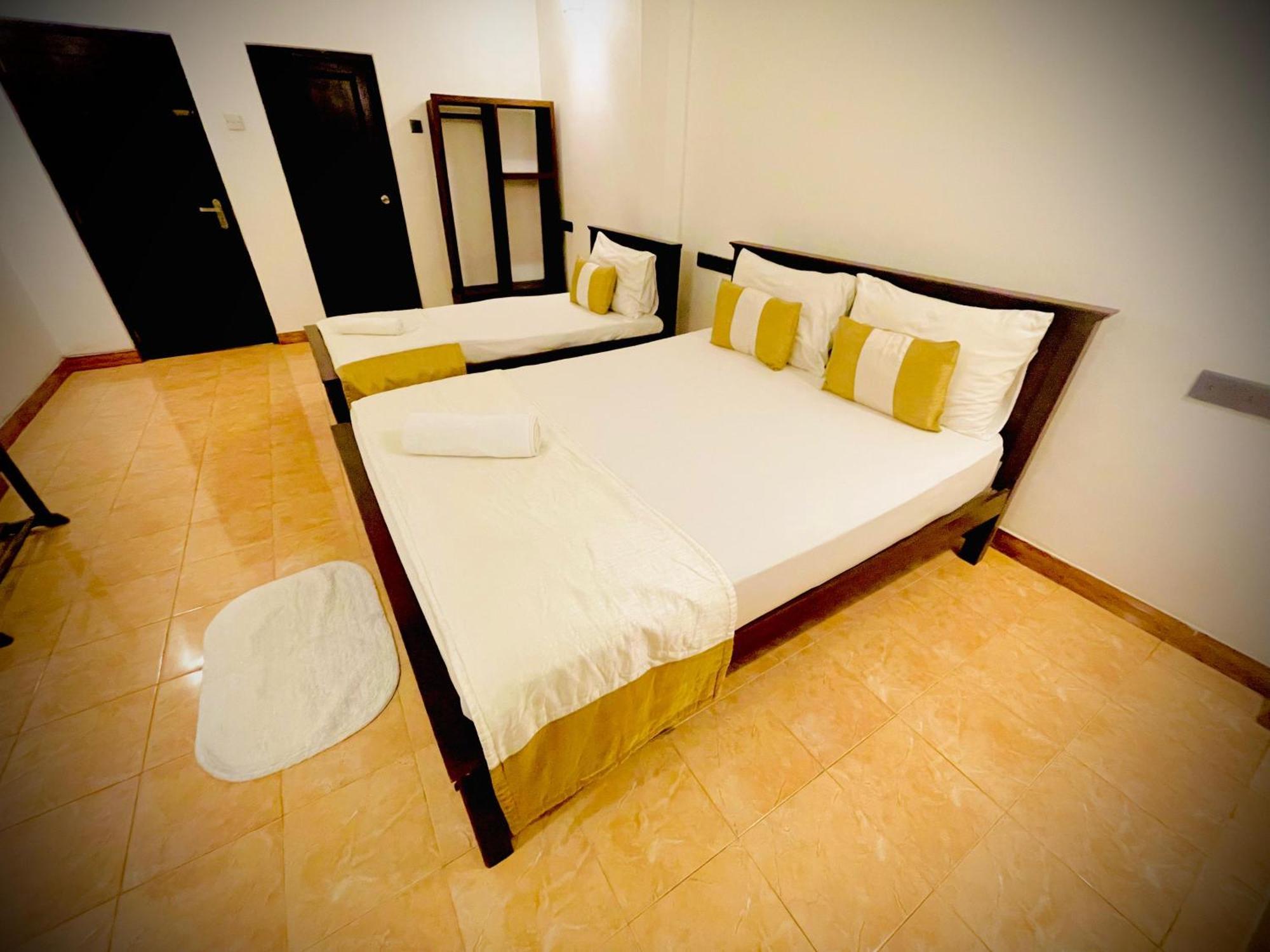 Hotel Grand Casa Канді Екстер'єр фото