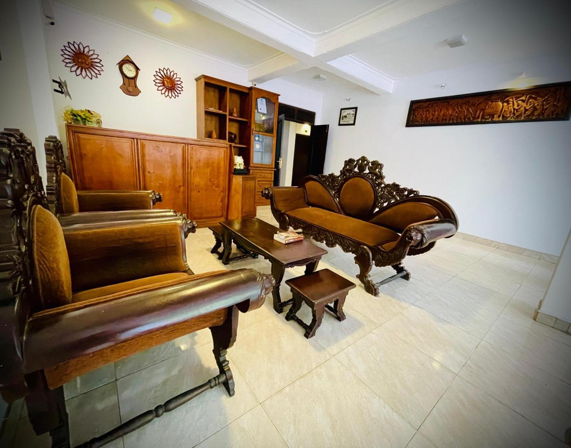 Hotel Grand Casa Канді Екстер'єр фото