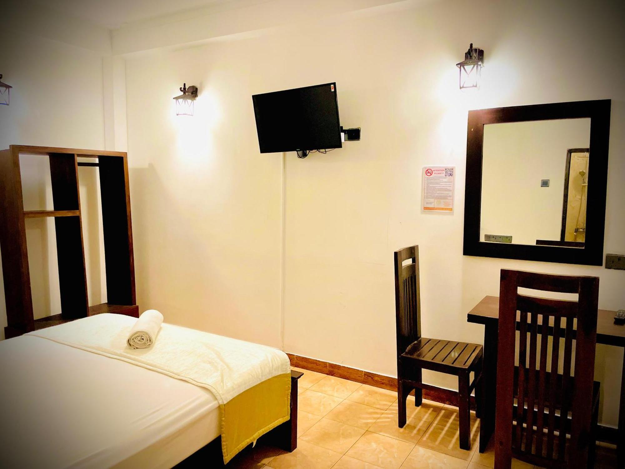 Hotel Grand Casa Канді Екстер'єр фото