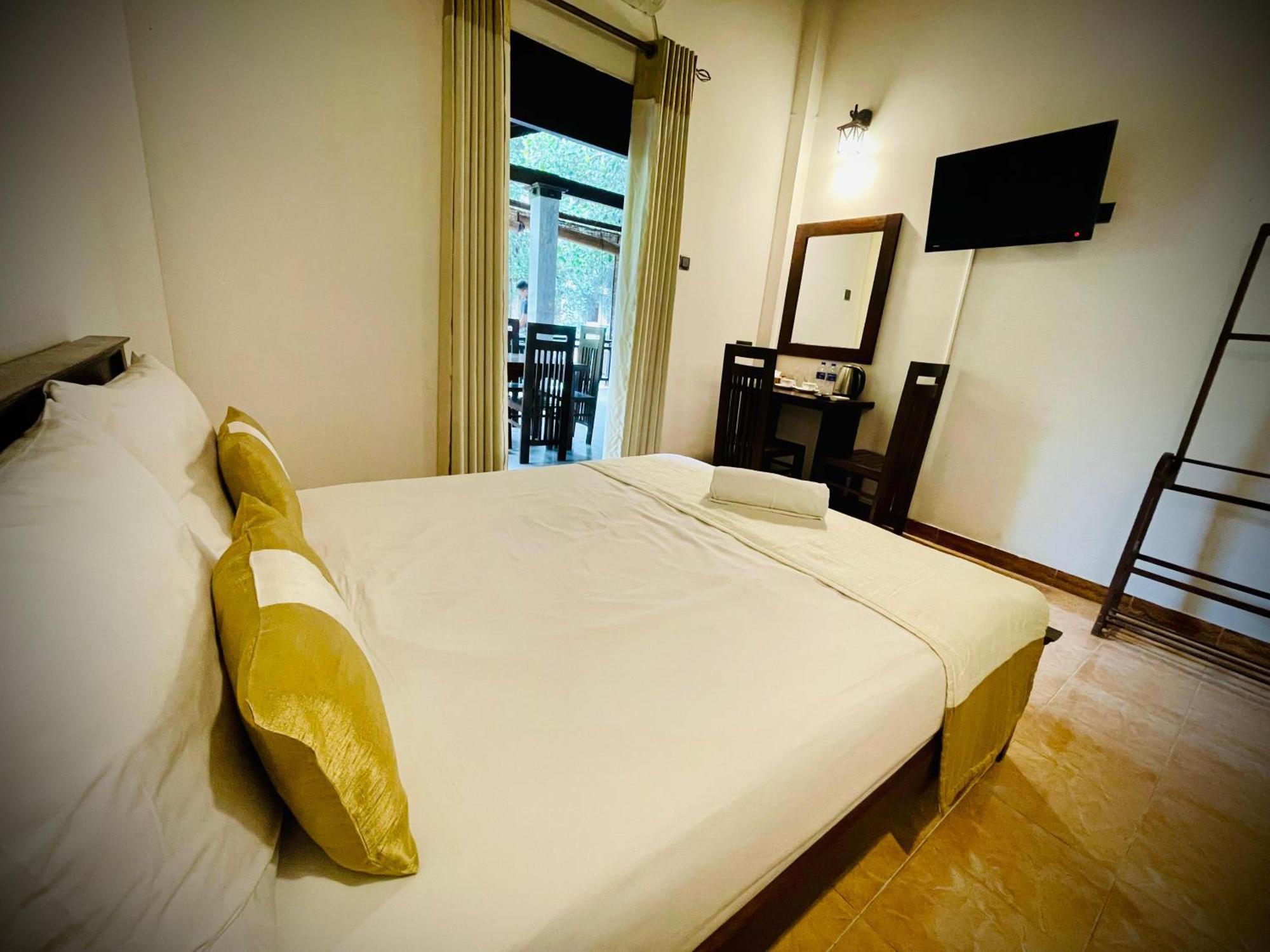 Hotel Grand Casa Канді Екстер'єр фото