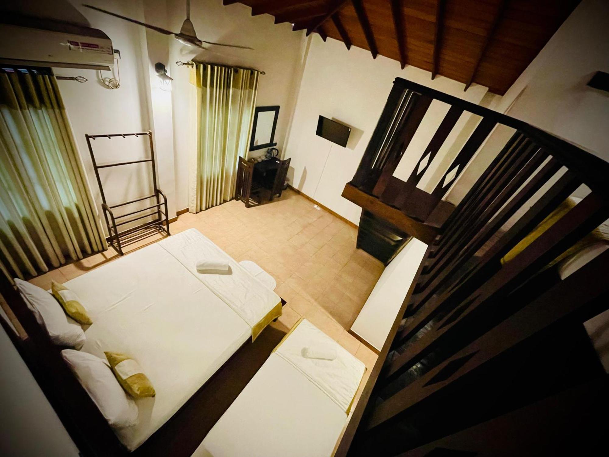 Hotel Grand Casa Канді Екстер'єр фото