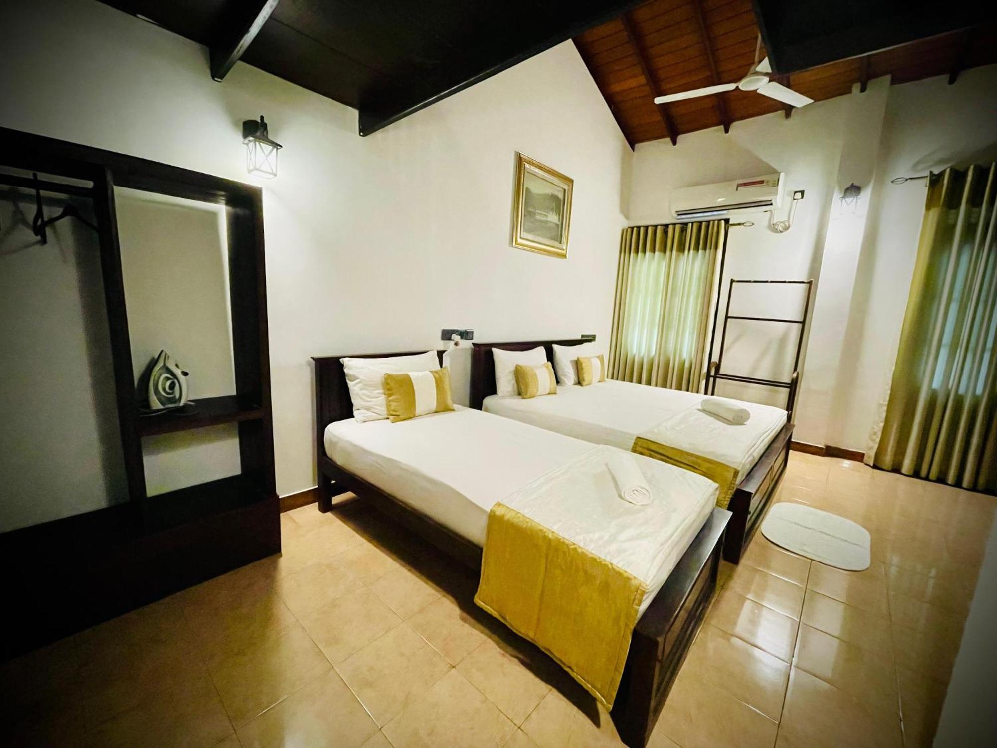 Hotel Grand Casa Канді Екстер'єр фото